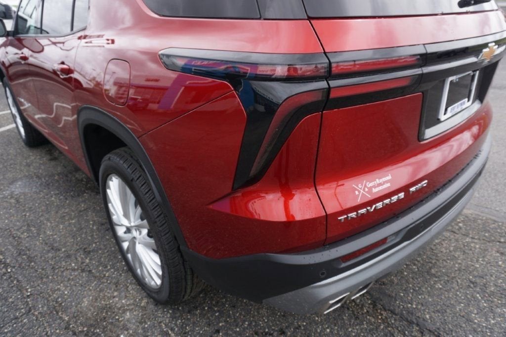 2025 Chevrolet Traverse LT