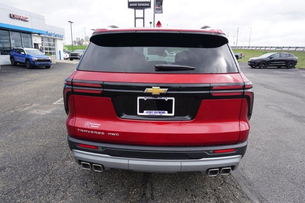 2025 Chevrolet Traverse LT